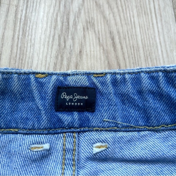 Pepe Jeans Daisie Blue Medium Wash High-Waisted Denim Shorts - Picture 3 of 6
